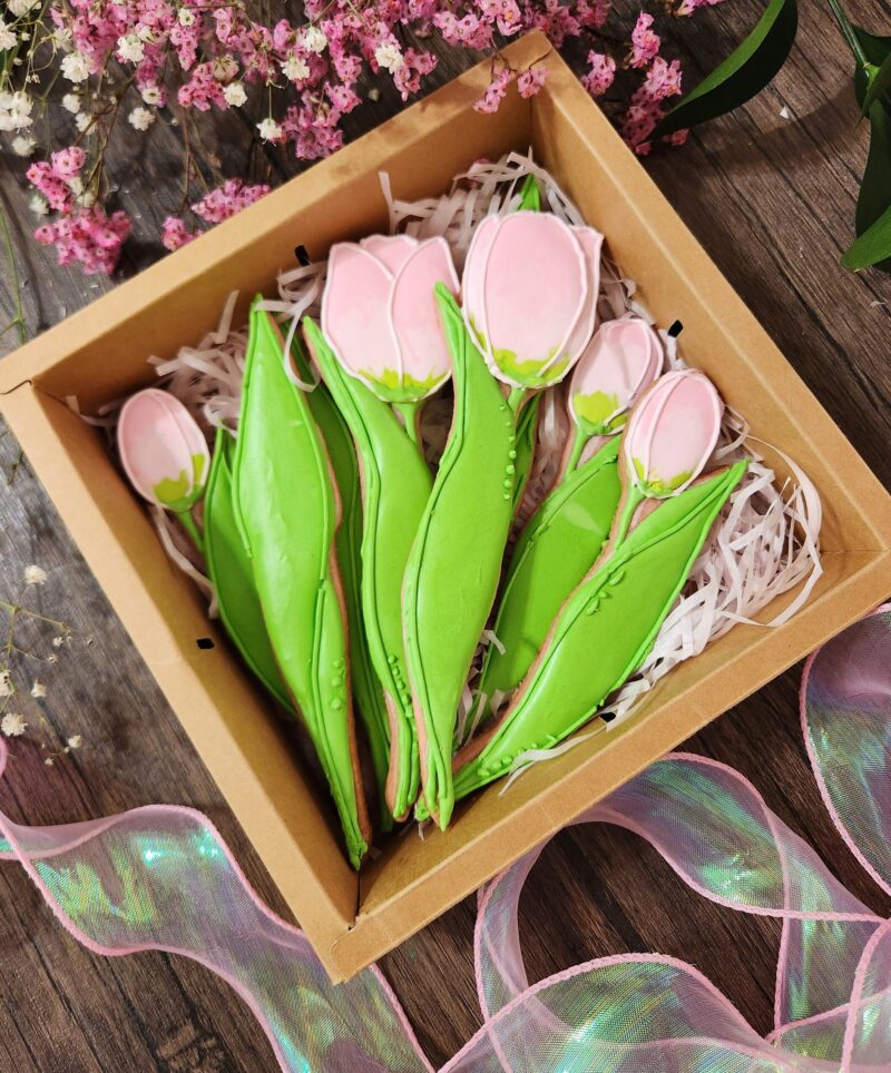 Tulips cookies  floral flower decorated cookie pink red white gift present to woman girl teenager box of flowers edible adorable nice - Image 8