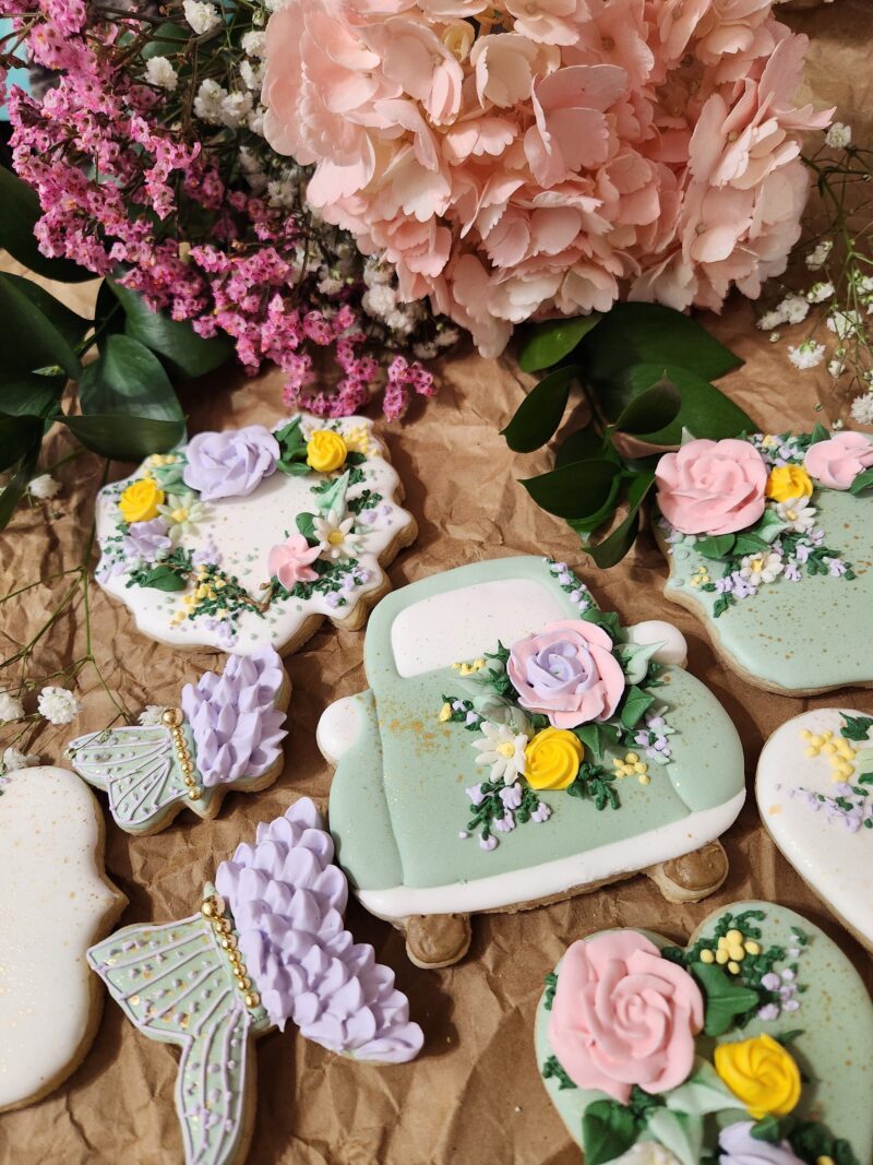Romantic flowers floral cookies with a track butterfly heart cookie personalized custom engagement wedding set 3d flowers adorable nice gift - Image 3