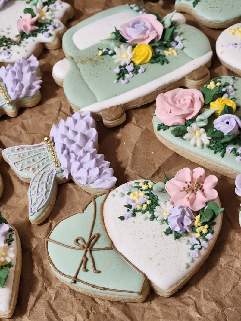 Romantic flowers floral cookies with a track butterfly heart cookie personalized custom engagement wedding set 3d flowers adorable nice gift - Image 2