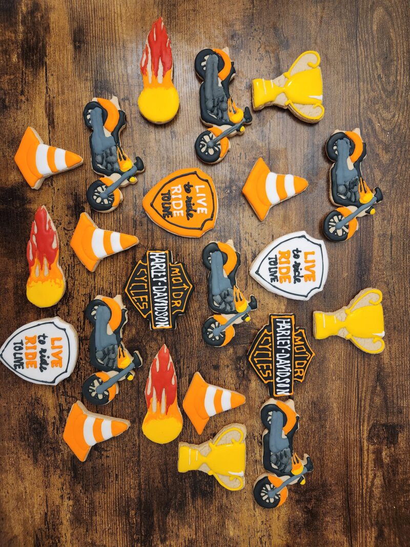 Harley Davidson cookies biker harley logo trophy cookie born to ride to live brown orange bright color customized personilized bike - Image 3