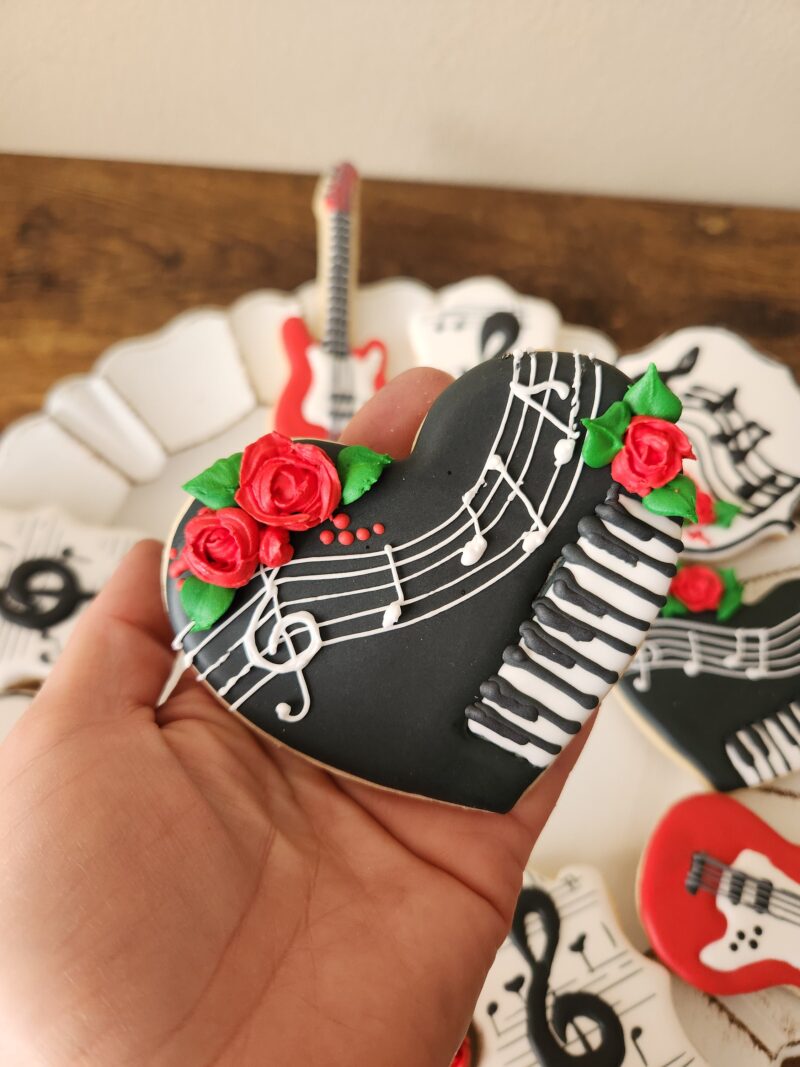 Music notes piano guitar shugar cookies set red white floral flower musician gift present best for music teacher - Image 6