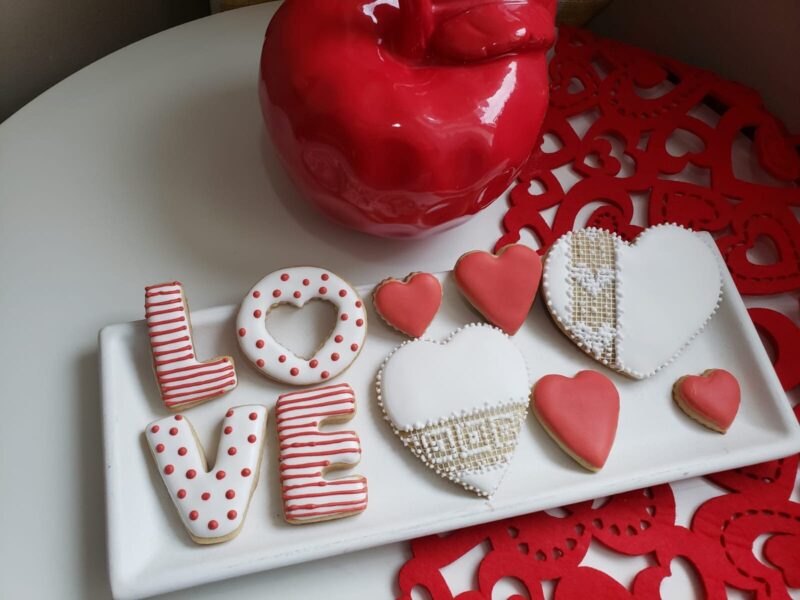 Love red white shugar cookies heart decorated cookie, LOVE valentines day engagement wedding customized vanilla taste flavor sweet gift - Image 4