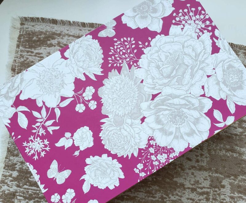 Happy birthday queen shugar cookies  white  purple  floral flower cake on stand gift present to woman girl mother - Image 4