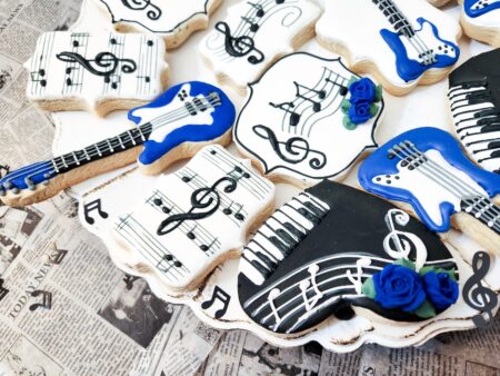 Musical notes piano guitar shugar cookies set blue black white floral flower