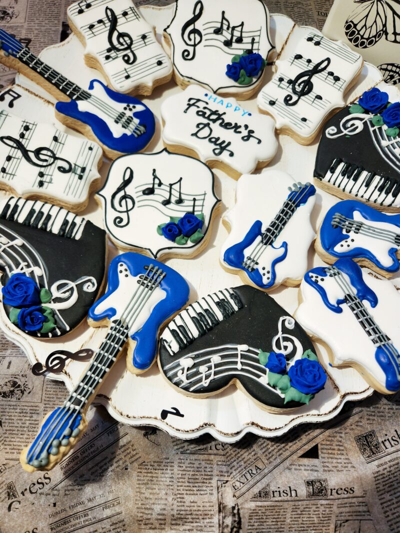 Musical notes piano guitar shugar cookies set blue black white floral flower - Image 7