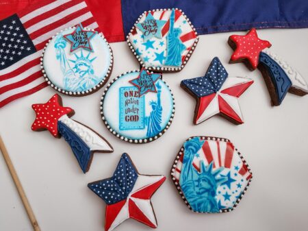 July 4th independence day America patriotic blue red white stars state of liberty flag shugar decorated cookies