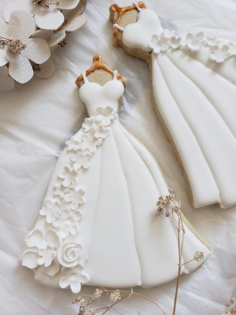 White wedding dress with flowers cookies Engagement party bridsmade  supplies shugar vanilla custom  candy bar - Image 3