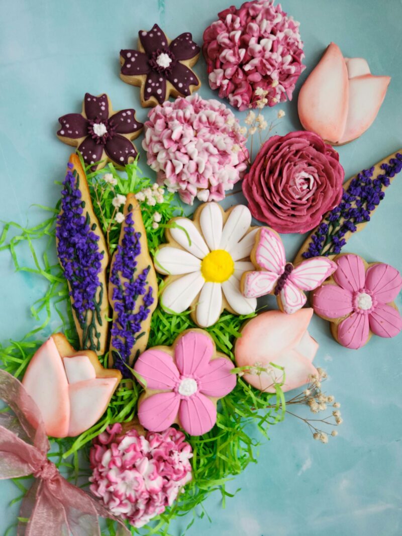 Bouquet of flowers in a box shugar cookies  floral design  summer cookie bouquet  mothers woman girl teenager gift  present - Image 4