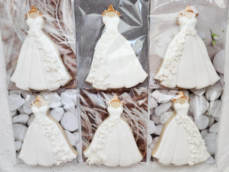 White wedding dress with flowers cookies Engagement party bridsmade  supplies shugar vanilla custom  candy bar - Image 9