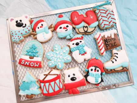 Advent calendar Pre sale christmas cookies decorated  small one bite cookie snowman penguin christmas tree mini cookies in a gift box