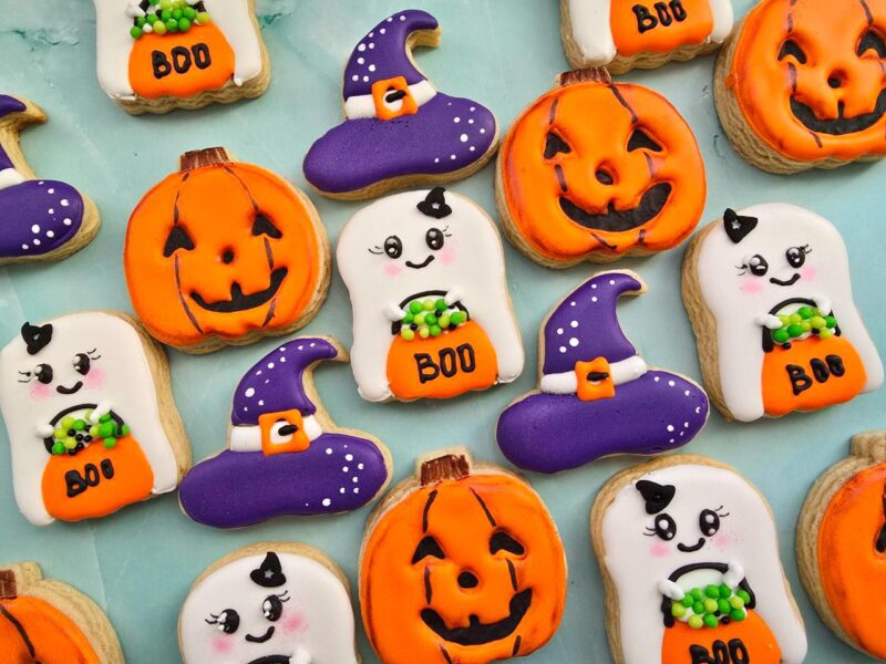 Heloween cute ghost orange fun cute helloween cookies decorated  pumpkin witch hat set of cookies in a cute box