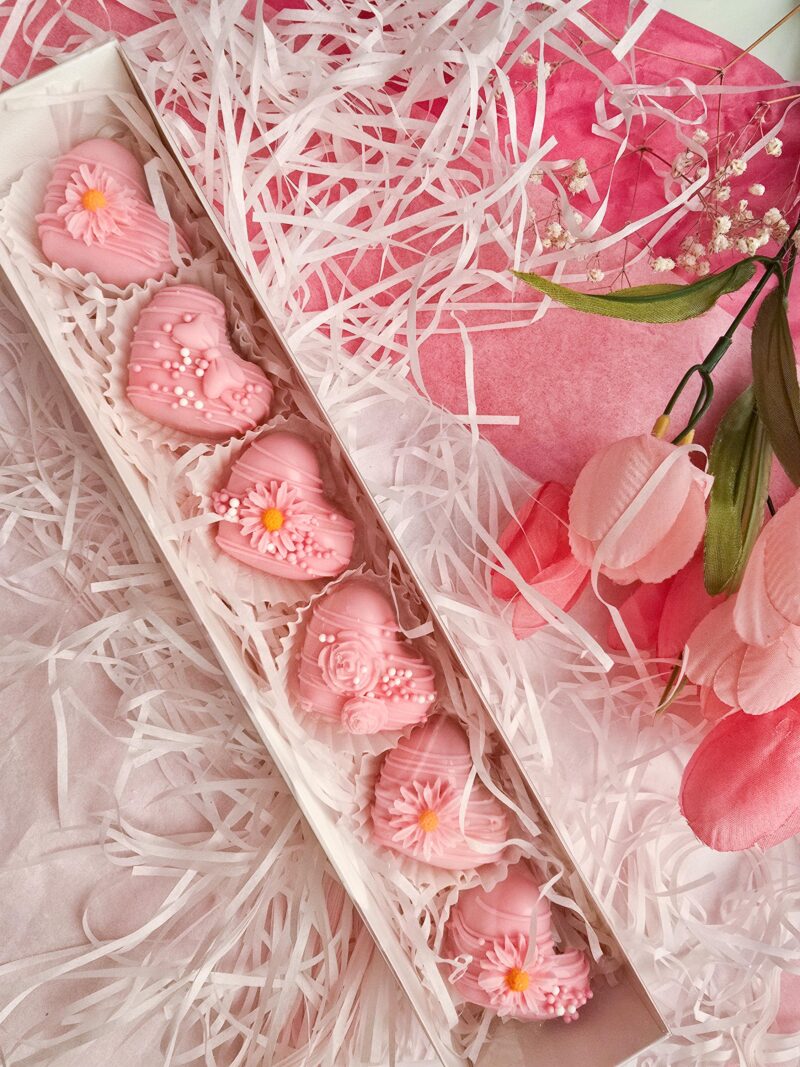 Christmas valentines cake balls heart pops red  pink flower floral detailed annyversary cake pop  individually wrapped. Price per 6 - Image 2