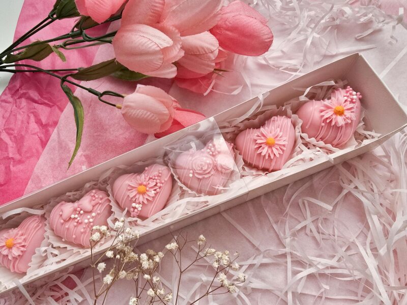 Christmas valentines cake balls heart pops red  pink flower floral detailed annyversary cake pop  individually wrapped. Price per 6 - Image 6