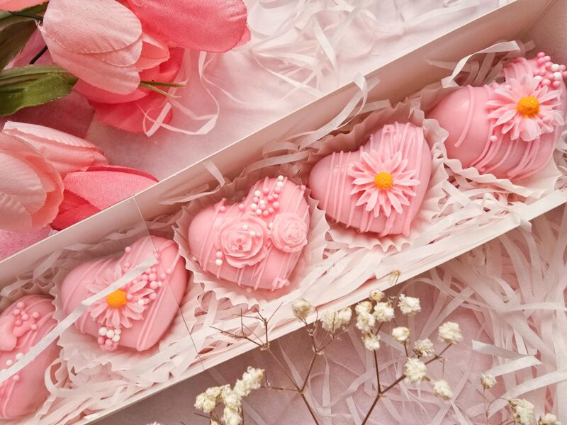 Christmas valentines cake balls heart pops red  pink flower floral detailed annyversary cake pop  individually wrapped. Price per 6 - Image 7