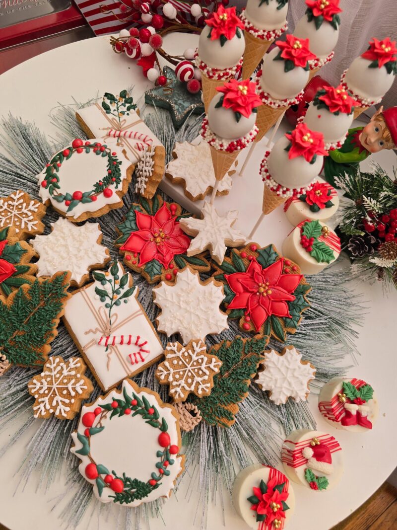 Christmas shugar cookies  christmas tree poinsettia  gift red green color from scratch hand painted customized gingerbread  vanilla cookie - Image 3