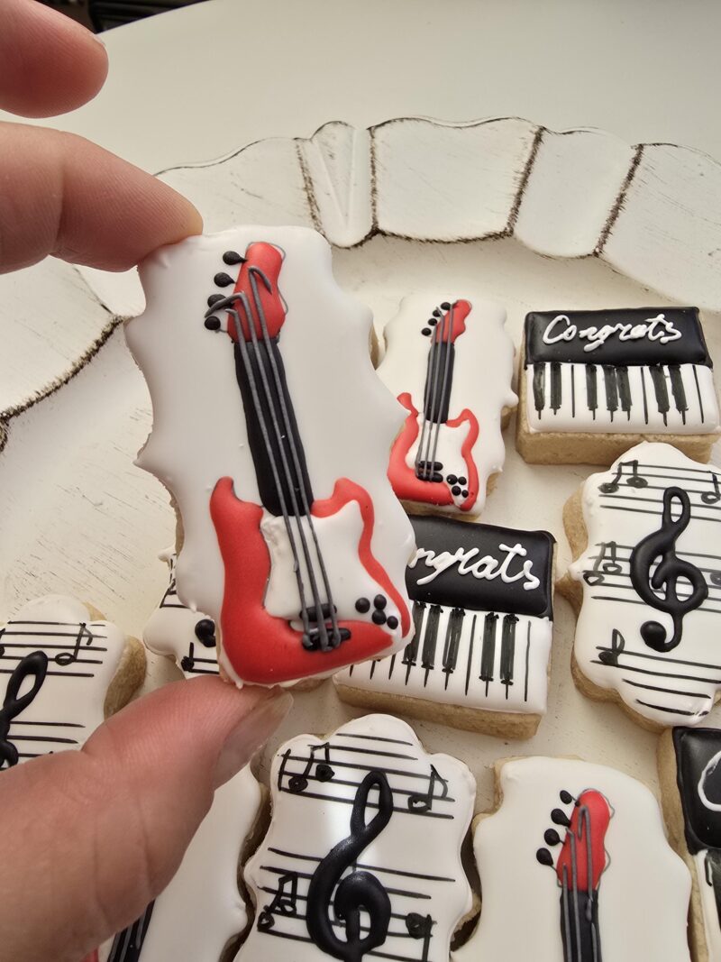 Mini music notes piano guitar shugar cookies 2 inch set red white congrats  congratulations musician gift present best for music teacher - Image 2