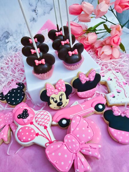 Mini mouse set of cookies Mikey cookie decorated pink color girl birthday pink car convertible  bow mini set cute present gift 1st b-day