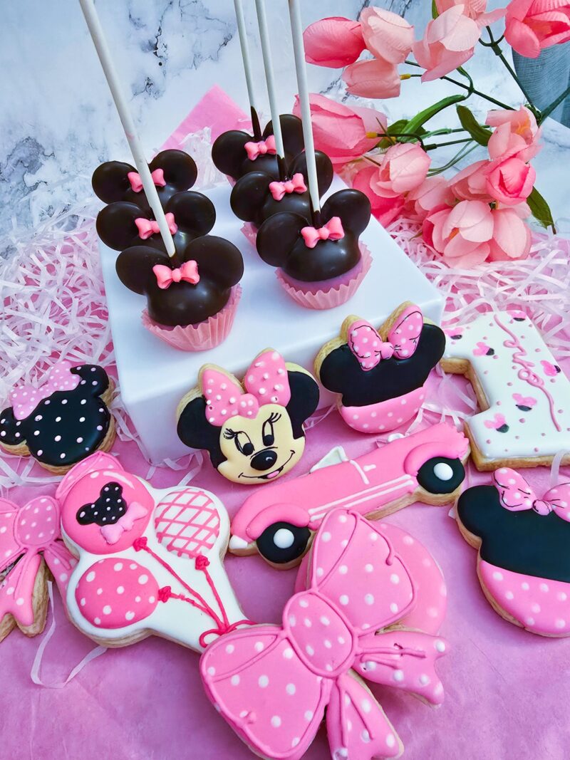 Mini mouse set of cookies Mikey cookie decorated pink color girl birthday pink car convertible  bow mini set cute present gift 1st b-day