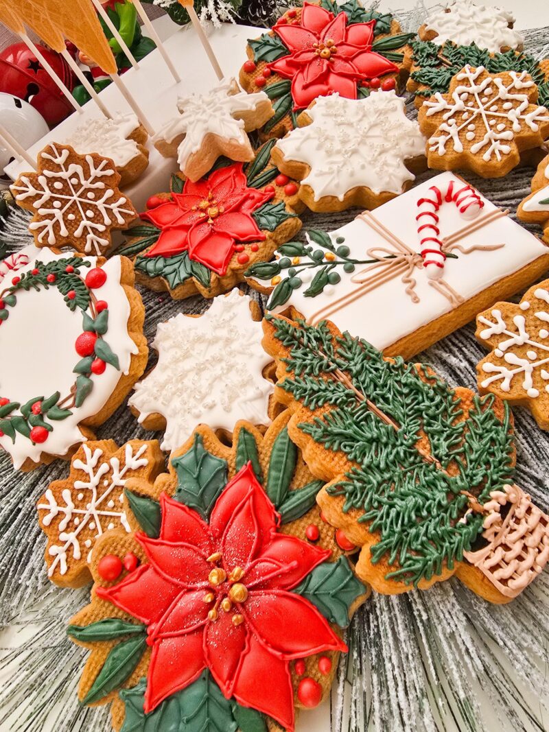 Christmas shugar cookies  christmas tree poinsettia  gift red green color from scratch hand painted customized gingerbread  vanilla cookie - Image 6