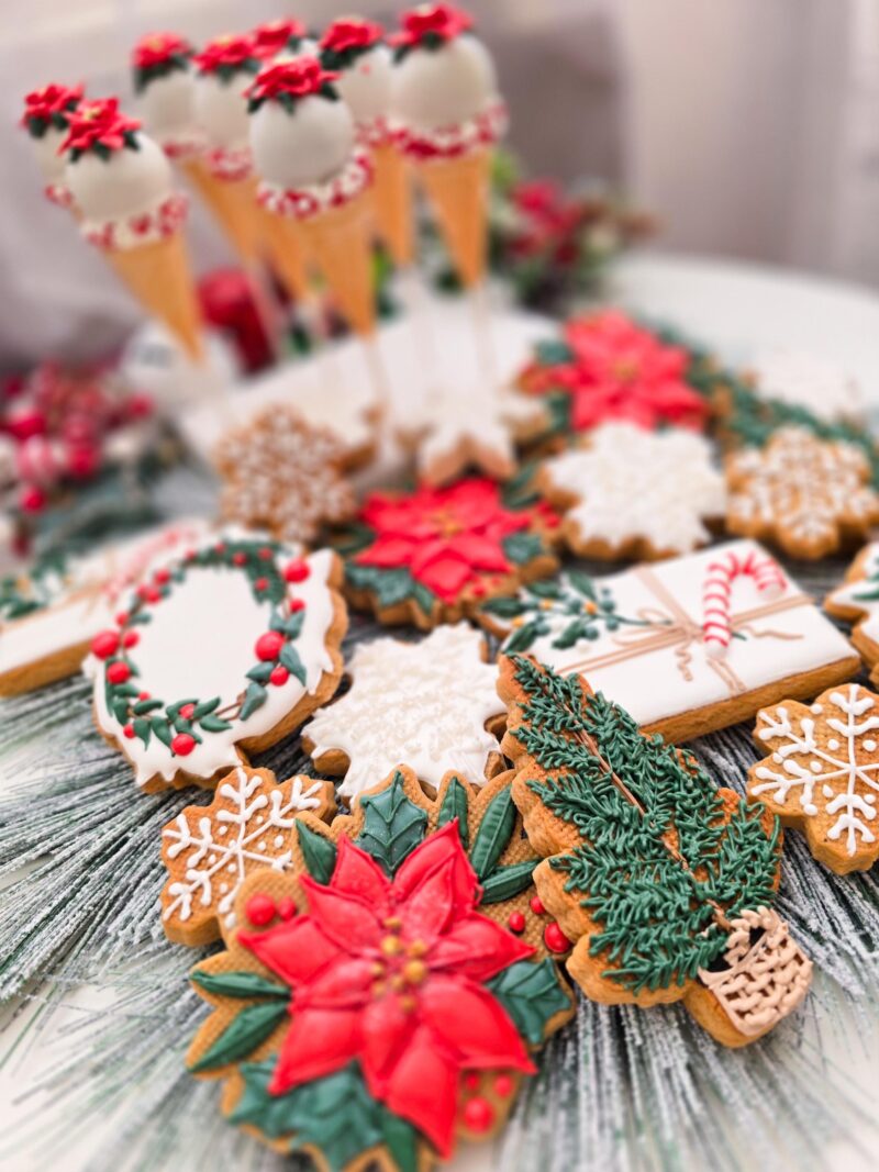 Christmas shugar cookies  christmas tree poinsettia  gift red green color from scratch hand painted customized gingerbread  vanilla cookie - Image 7