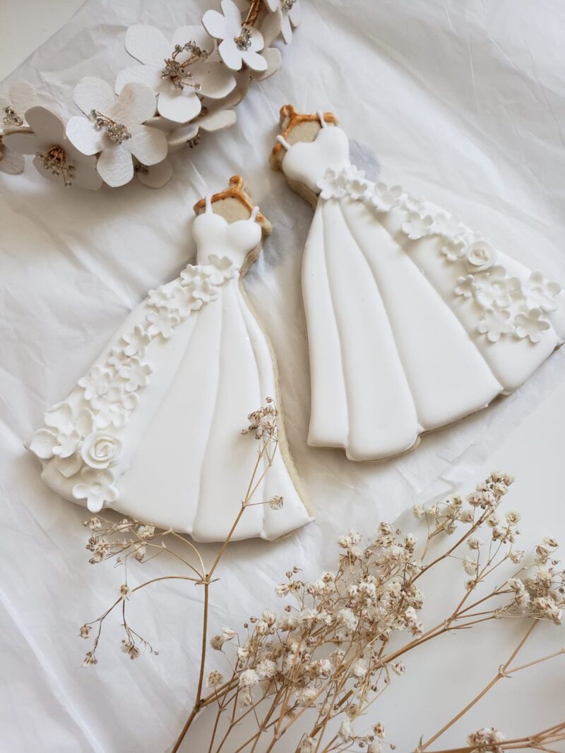White wedding dress with flowers cookies Engagement party bridsmade  supplies shugar vanilla custom  candy bar - Image 8