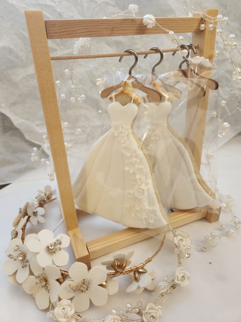 White wedding dress with flowers cookies Engagement party bridsmade  supplies shugar vanilla custom  candy bar - Image 7