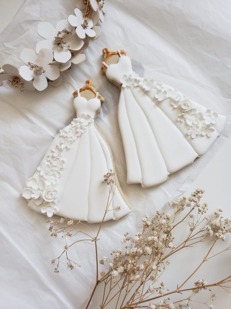 White wedding dress with flowers cookies Engagement party bridsmade  supplies shugar vanilla custom  candy bar - Image 4