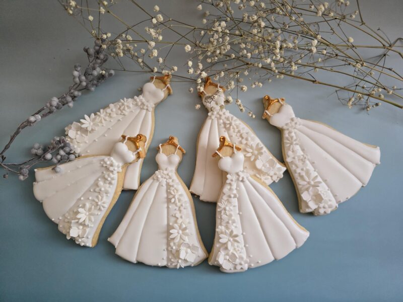 White wedding dress with flowers cookies Engagement party bridsmade  supplies shugar vanilla custom  candy bar - Image 2