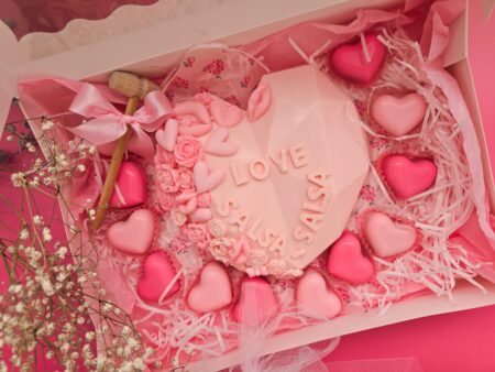 Breakable chocolate heart set with 12 chocolate truffles. PICK UP ONLY New York area. Pink white red valentines day, annyversary,  bday