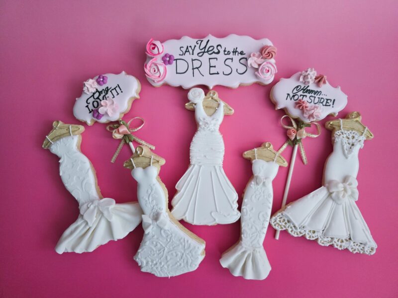 White wedding dresses with flowers bows say yes to the dress cookies Engagement party bridsmade  supplies shugar vanilla custom candy bar - Image 3