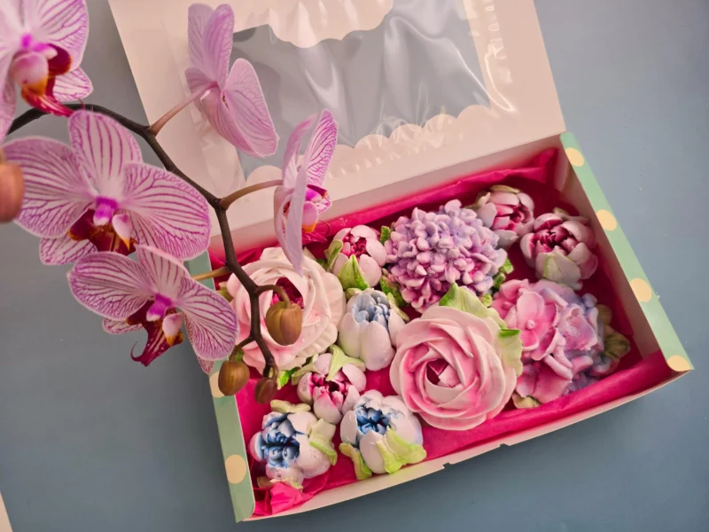 Marshmallow zephyr flowers rose hydrangea tulips adorable present for mom day birthday  anniversary gift pink purple in a box. - Image 8