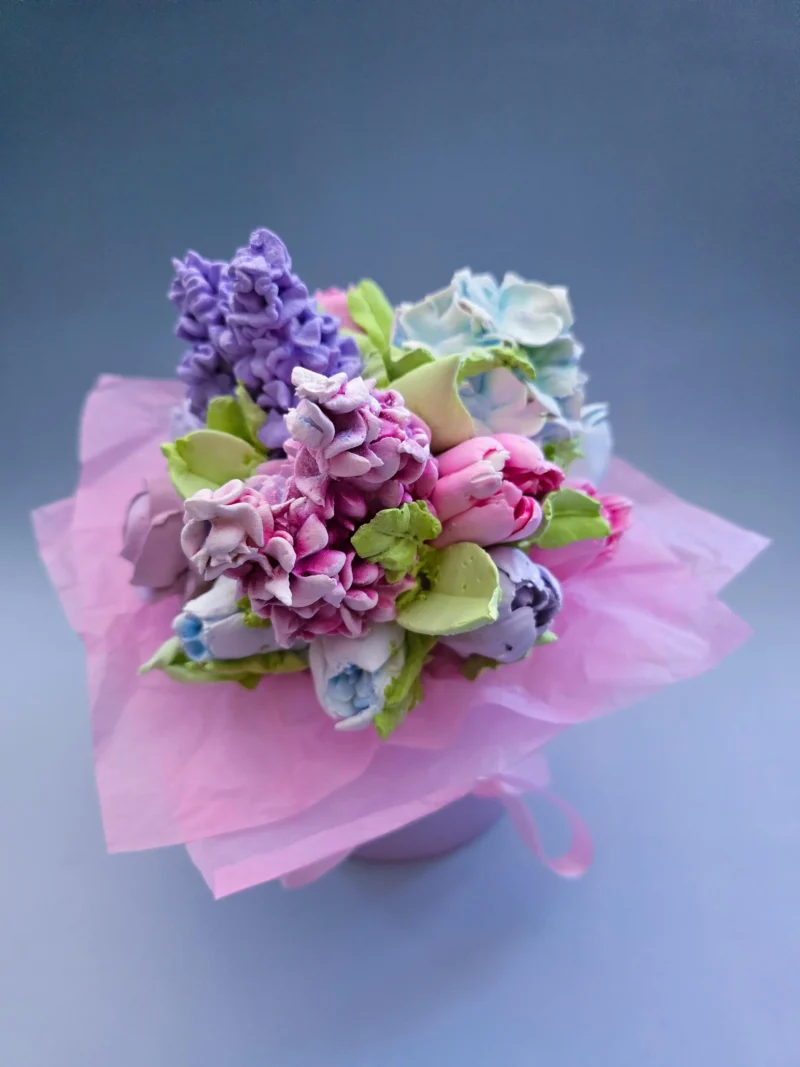 Marshmallow zephyr flowers rose hydrangea tulips adorable present for mom day birthday  anniversary gift pink purple in a round box. - Image 4