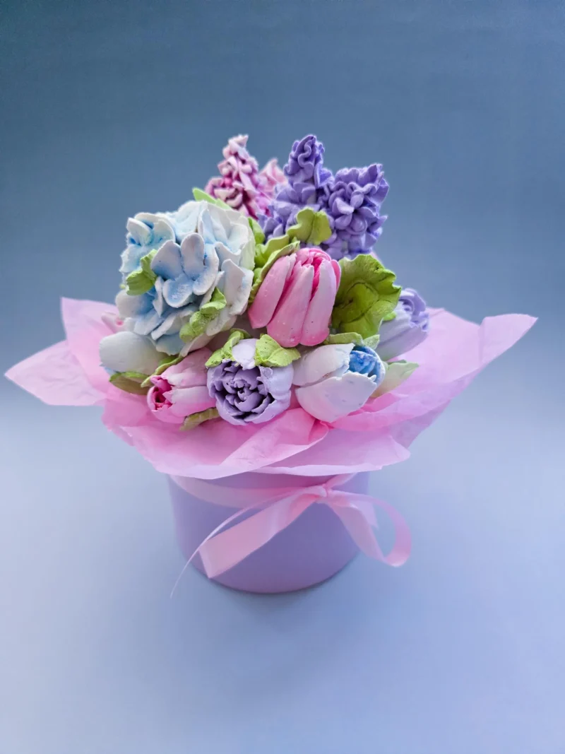 Marshmallow zephyr flowers rose hydrangea tulips adorable present for mom day birthday  anniversary gift pink purple in a round box. - Image 9