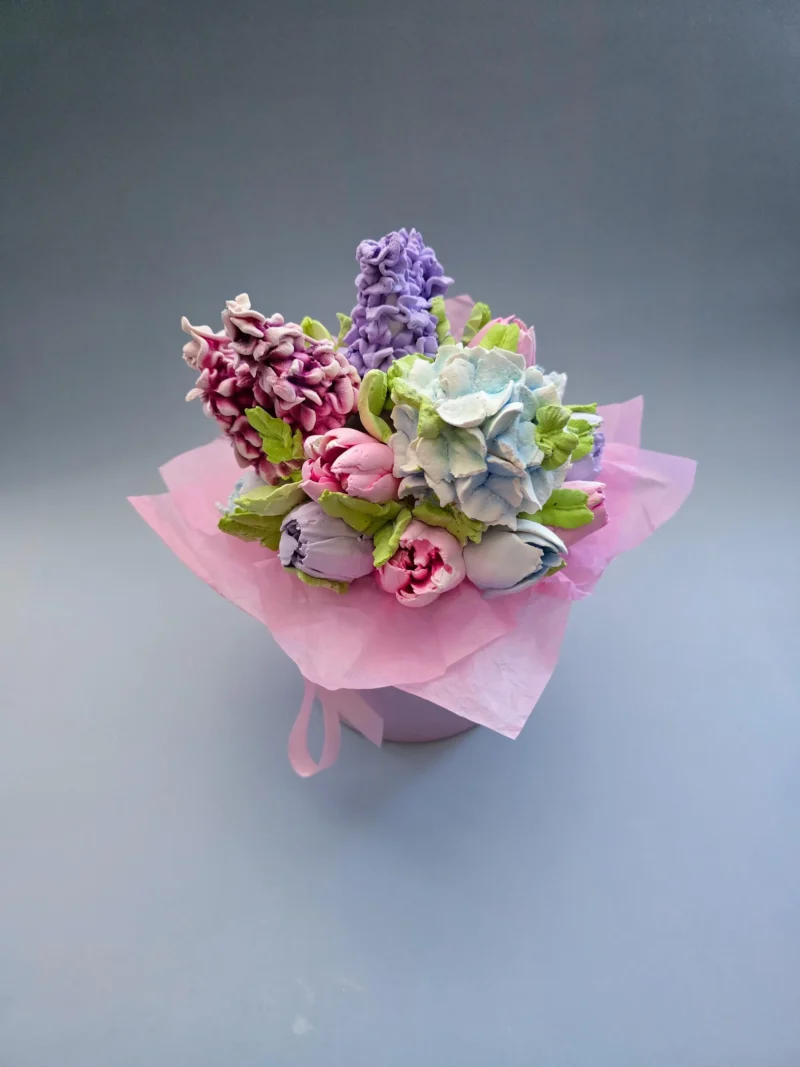 Marshmallow zephyr flowers rose hydrangea tulips adorable present for mom day birthday  anniversary gift pink purple in a round box. - Image 5